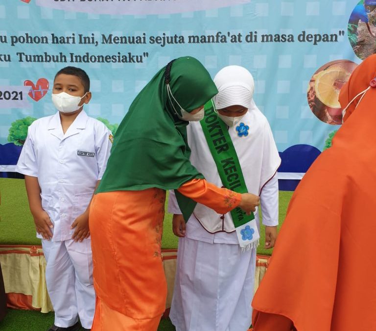 Peringatan Hari Kesehatan Nasional & Hari pohon sedunia sekaligus Pelantikan Dokter Kecil dan Duta Lingkungan SD IT Bunayya Padangsidimpuan