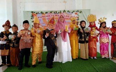 Kegiatan Puncak Tema Kelas II “Hidup Rukun”